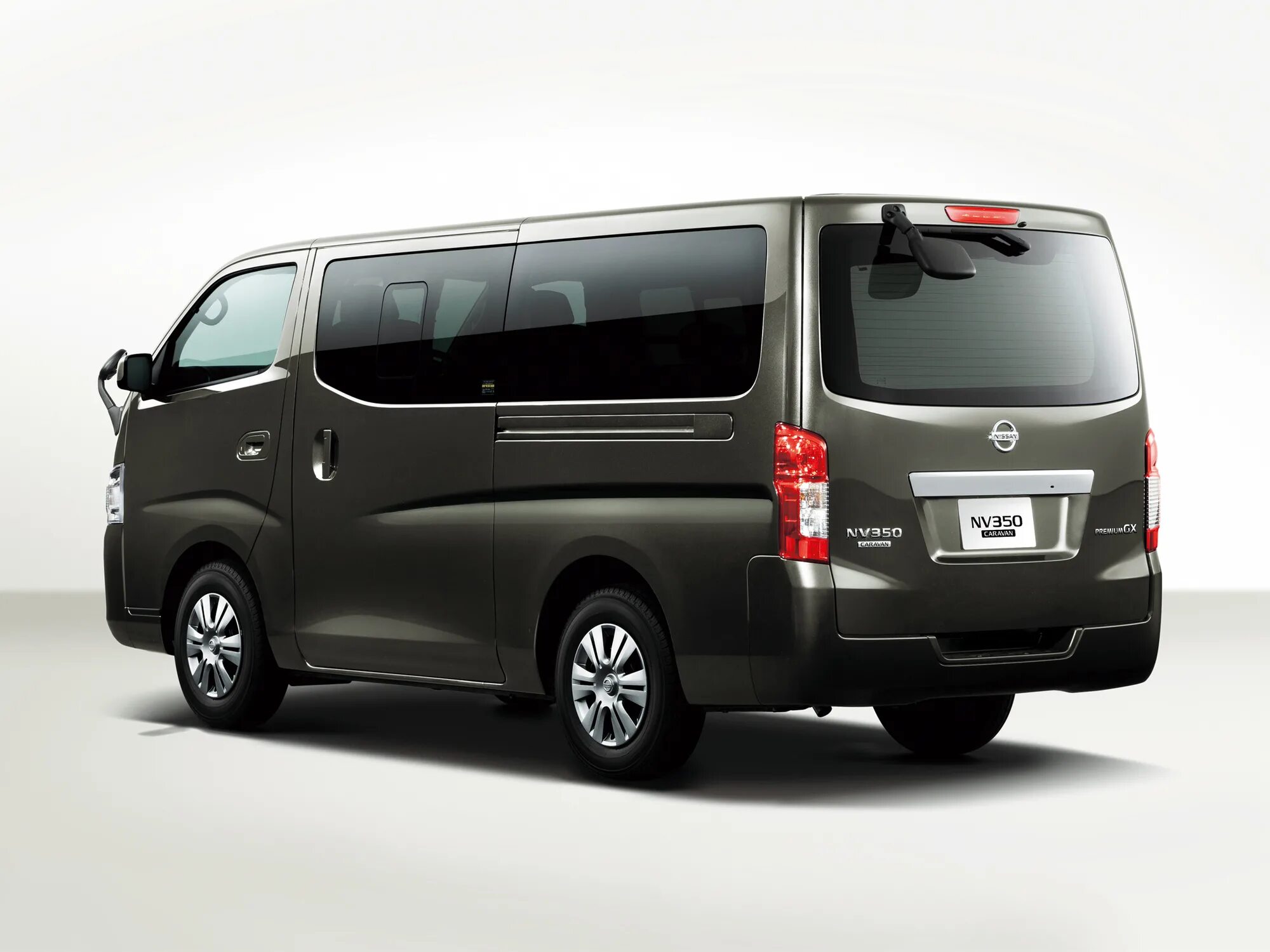 Ниссан микроавтобус все модели фото и названия Nissan NV350 E26 Caravan микроавтобус