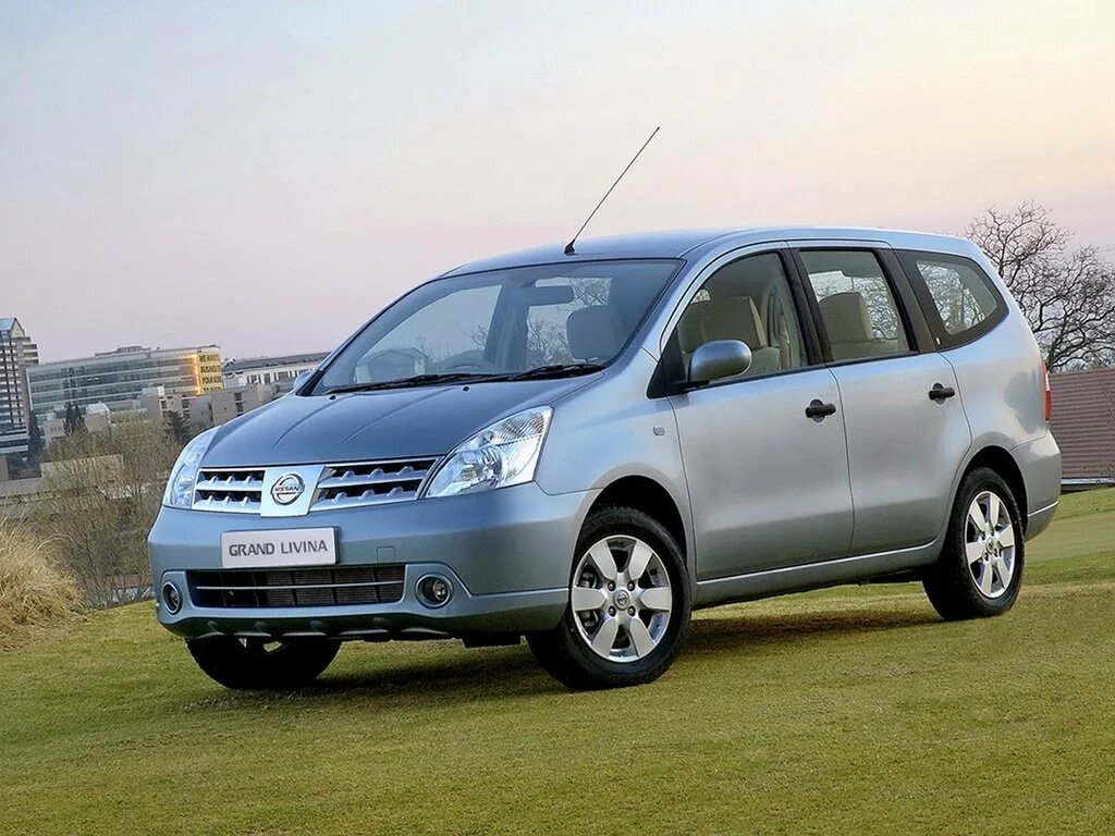 Ниссан минивены все марки фото Nissan Livina 1 поколение, Минивэн Grand - технические характеристики, модельный