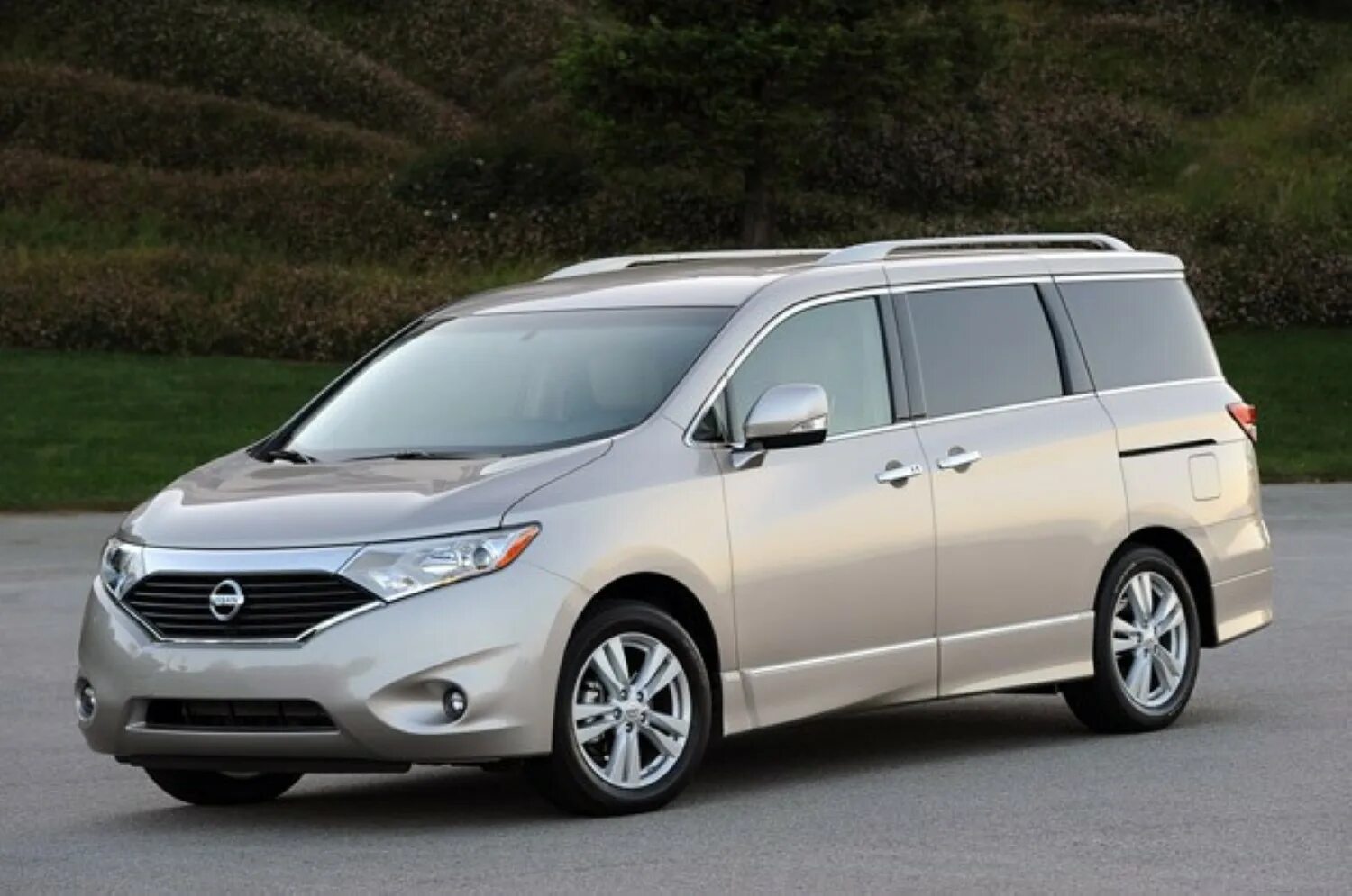 Ниссан минивены все марки фото Nissan Quest Minivan က Alphard အတွက် ပြိုင်ဘက်ကောင်း ဖြစ်လာမလား