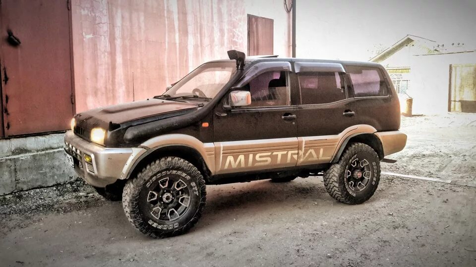 Ниссан мистраль тюнинг гусак на шнорхель ищу как на фото. или такой шнорхель где заказать. - Nissan Mis