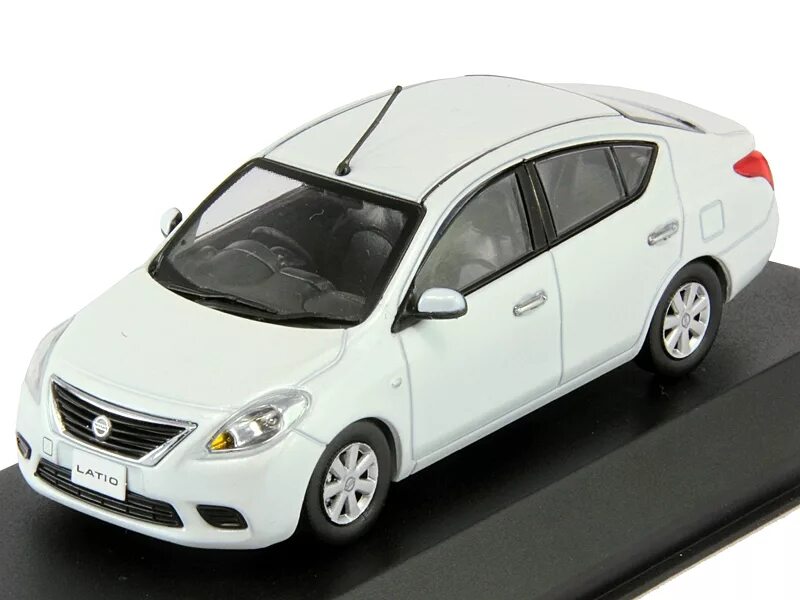 Ниссан модели машин фото Масштабная модель Nissan Tiida (Latio) белый перламутр лучшая цена!