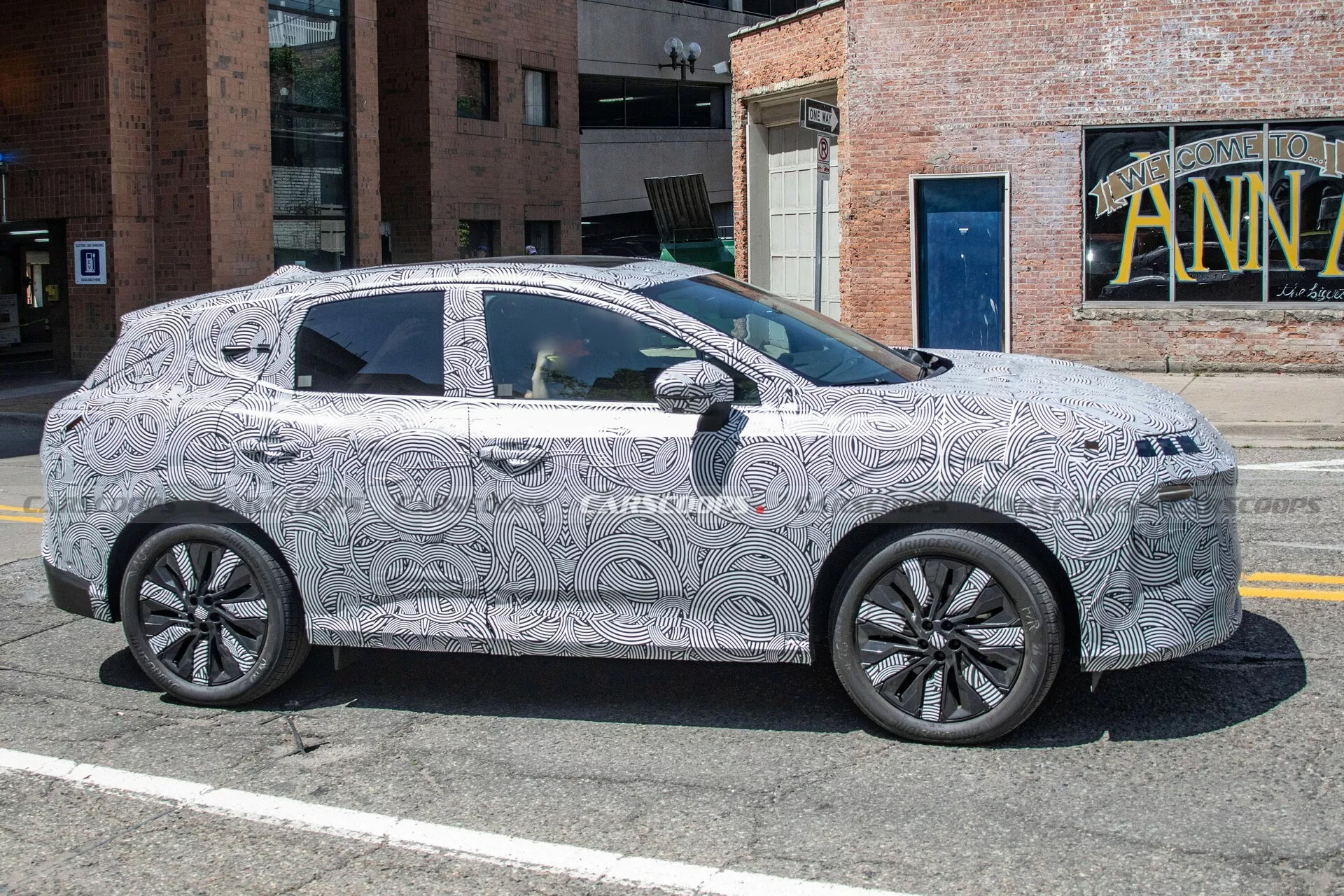 Ниссан мурано 2025 в новом кузове фото Совершенно новый Nissan Murano впервые засняли на фото. Он получит дизайн в духе