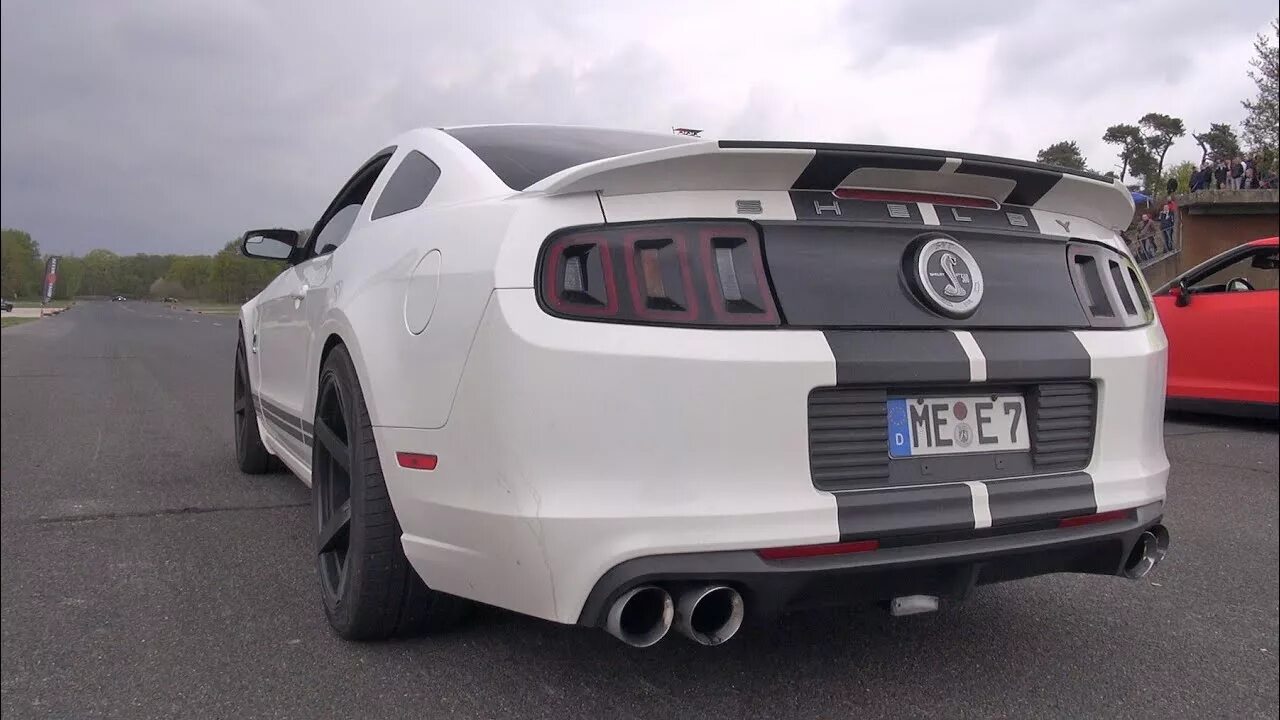Ниссан мустанг фото Ford Mustang Shelby GT500 SVT vs Nissan GT-R R35 vs Toyota Supra - YouTube