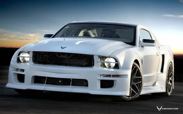 Ниссан мустанг фото Air Force Builds Two High-Tech Custom Muscle Cars Custom muscle cars, Ford musta