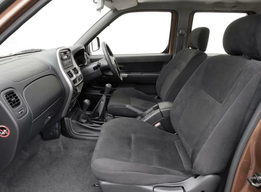 Ниссан навара фото салона Nissan Navara Pickup Crew Cab 2001 года выпуска для рынка Великобритании и Ирлан