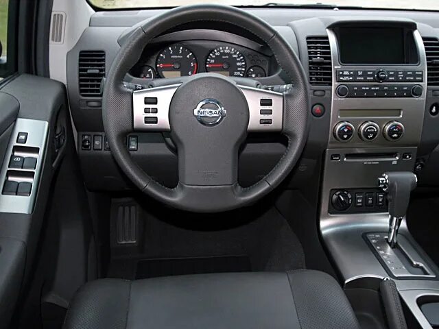 Ниссан навара фото салона Головное устройство. - Nissan Navara (2G), 2,5 л, 2006 года автозвук DRIVE2