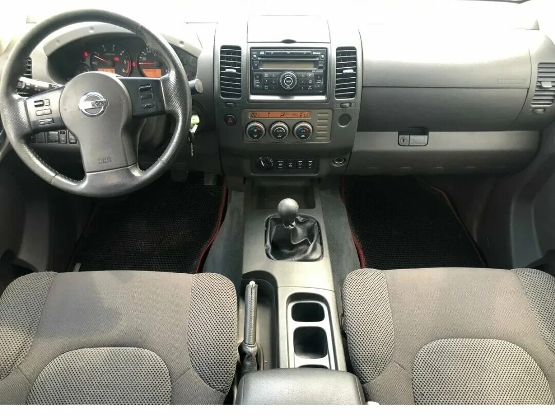 Ниссан навара фото салона Купить б/у Nissan Navara (Frontier) III (D40) 2.5d MT (174 л.с.) 4WD дизель меха
