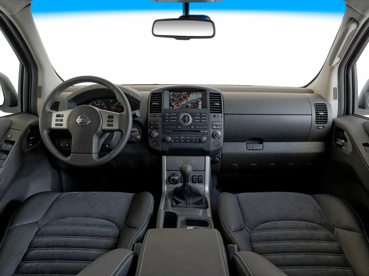 Ниссан навара фото салона Nissan Pathfinder 2010 - 2014, 3 поколение рестайлинг, Внедорожник 5 дв.: технич
