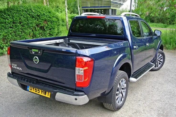 Ниссан навара пикап фото Nissan Navara earns its Monster pickup stripes Nissan navara, Nissan, Travel, le