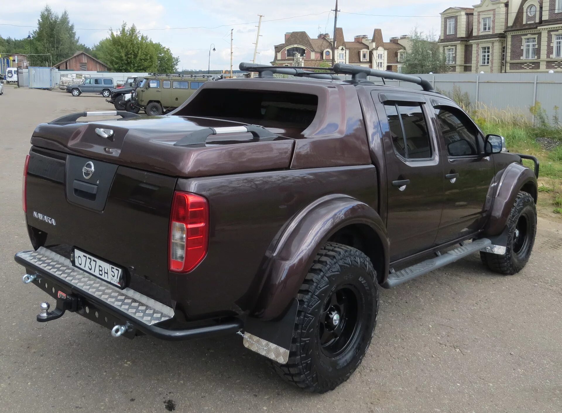Ниссан навара тюнинг фото Nissan Navara с расширителями и на 35х колесах - DRIVE2