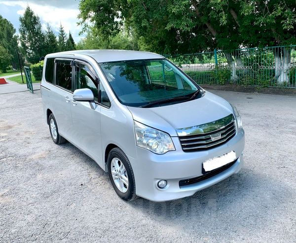 Ниссан ноах фото Тойота Ноах 11 в Куйбышеве, Продам TOYOTA NOAH. 4WD, бензин, с пробегом 218567 к