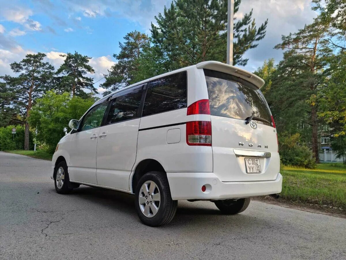 Ниссан ноах фото Купить б/у Toyota Noah I (R60) 2.0 CVT (155 л.с.) бензин вариатор в Барнауле: бе