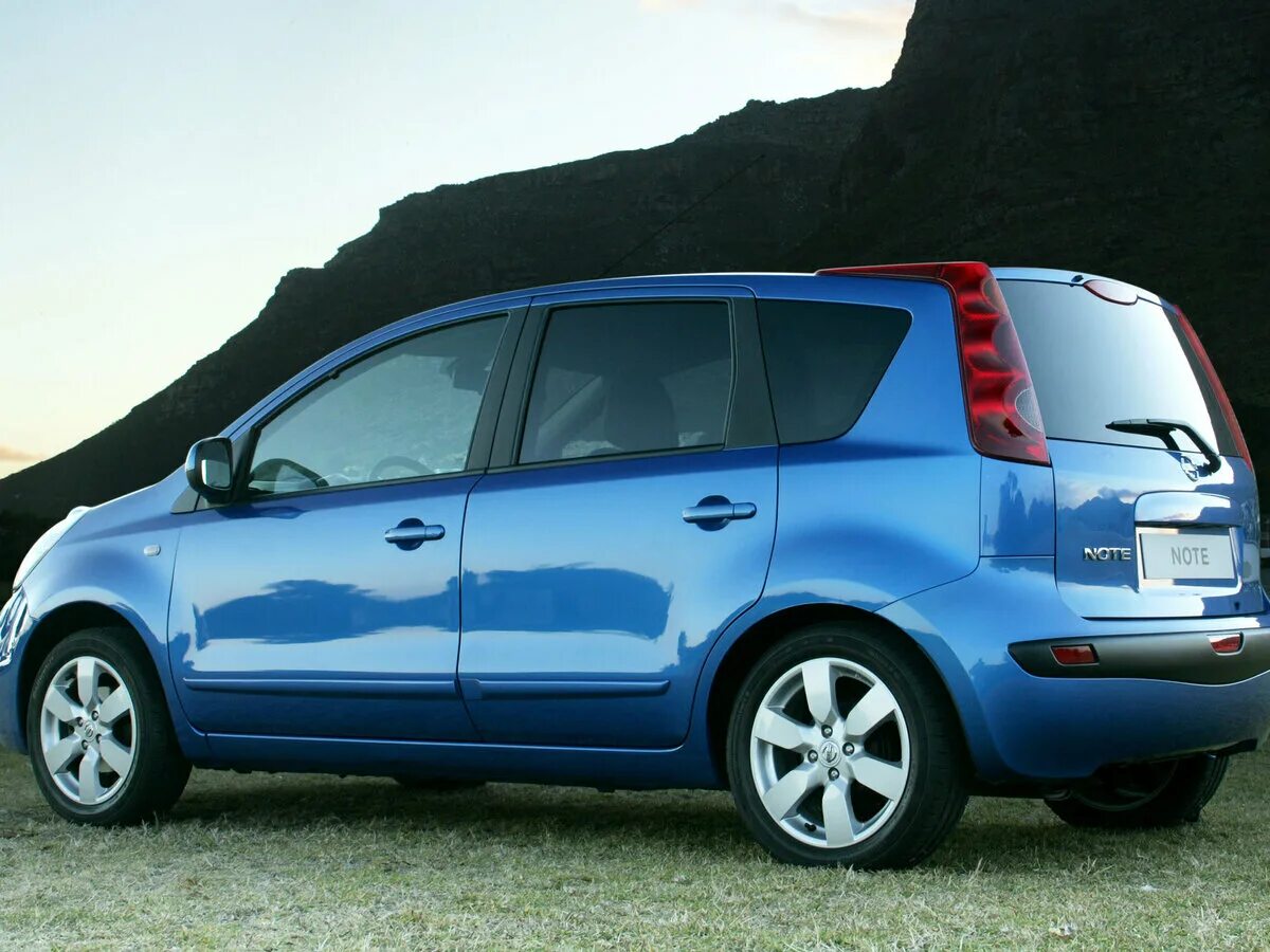 Ниссан нота фото автомобиля Купить б/у Nissan Note I 1.4 MT (88 л.с.) бензин механика в Санкт-Петербурге: си