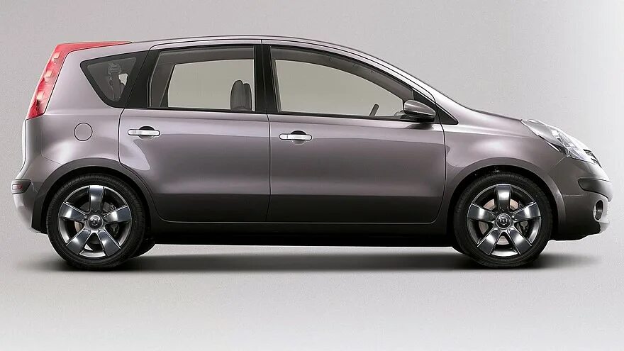 Ниссан нота фото автомобиля Пять причин любить и ненавидеть Nissan Note I - КОЛЕСА.ру - автомобильный журнал