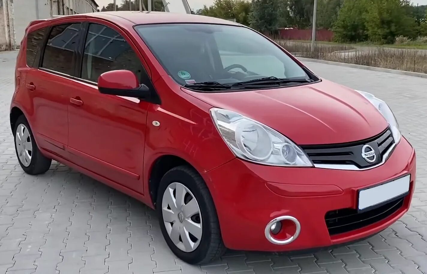 Ниссан ноте 2013 фото Файл:2009 Nissan Note 1.5 DCi front.png - Википедия