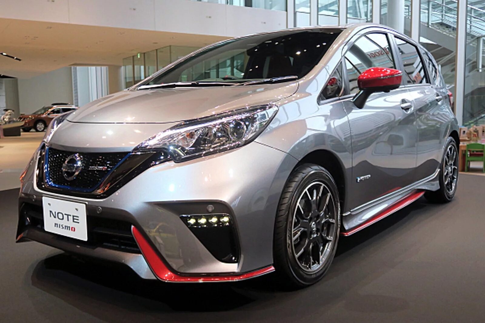 Ниссан ноте 2019 фото 2017 Nissan Note e-Power Nismo Vehiclejar Blog