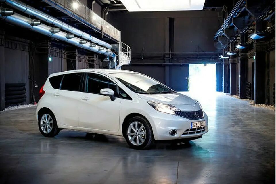 Ниссан ноте е12 фото Тест-драйв Nissan Note: чудеса пространства