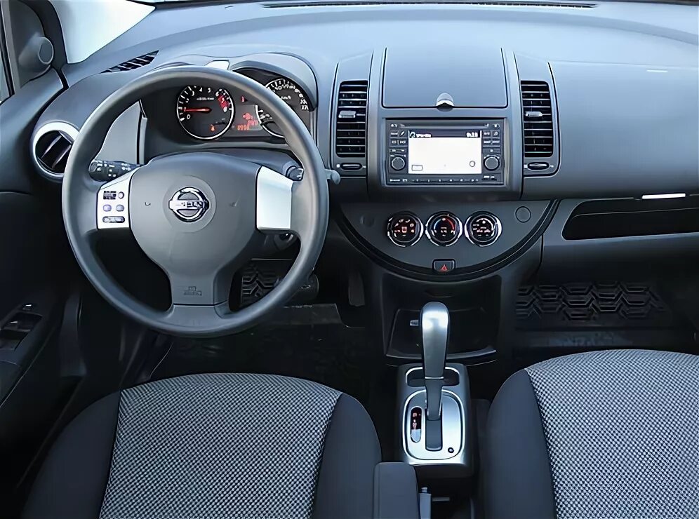 Ниссан ноте фото салона Тест-драйв Nissan Note: Ой, мамочки!