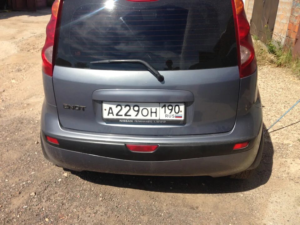 Ниссан ноте фото сзади Поломка заднего дворника - Nissan Note (1G), 1,4 л, 2006 года своими руками DRIV