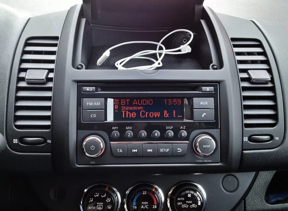 Ниссан ноте как подключить блютуз Ещё почесал телефон. Ещё пару фоток наскреблось - Nissan Note (1G), 1,6 л, 2012 