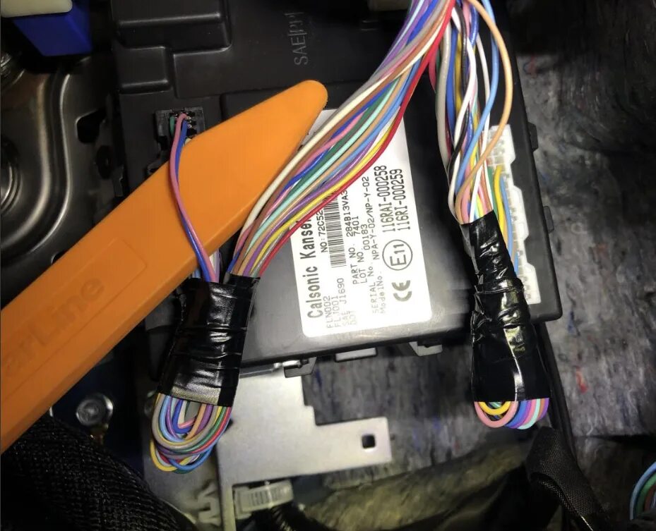 Ниссан ноте точки подключения сигнализации Файл:CAN1 на блоке BCM слева за перчаточным ящиком Nissan Note E12.png - База зн