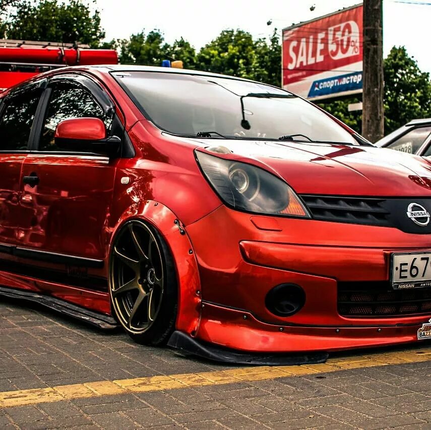 Ниссан ноте тюнинг Вылазка енота на loftpicnic2018 - Nissan Note (1G), 1,4 л, 2007 года встреча DRI
