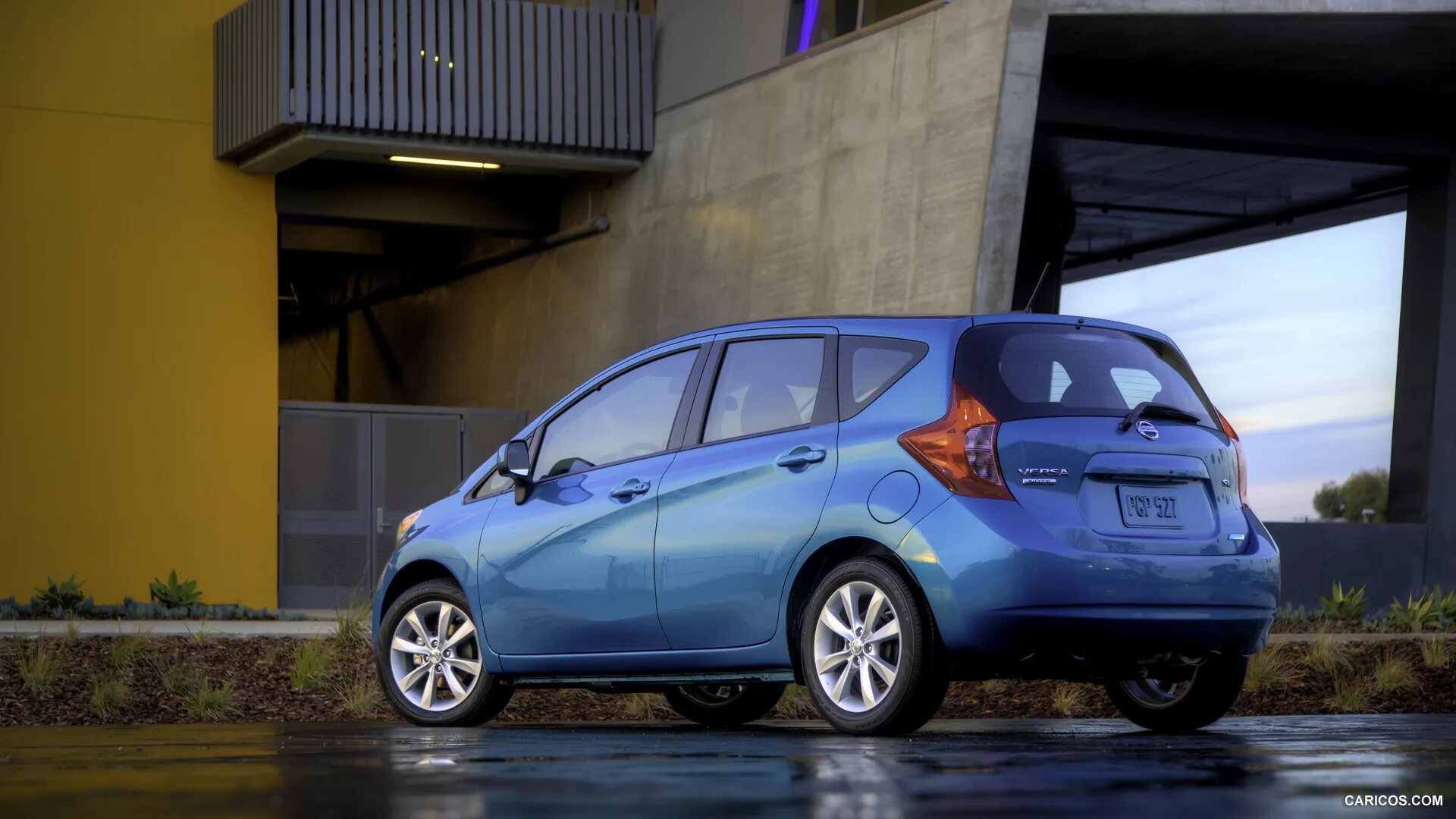 Ниссан ноут 2013 фото Nissan Versa Note 2014MY Rear