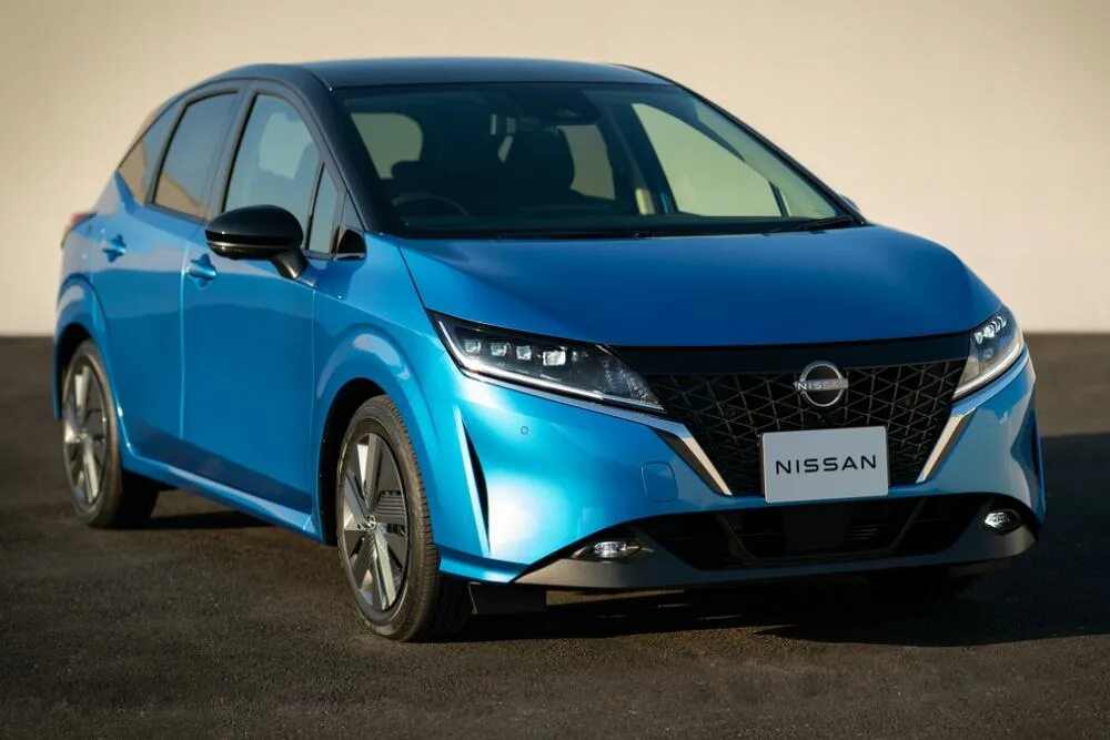 Ниссан ноут 2020 фото Nissan Note сменил поколение, теперь он будет только гибридным - Российская газе