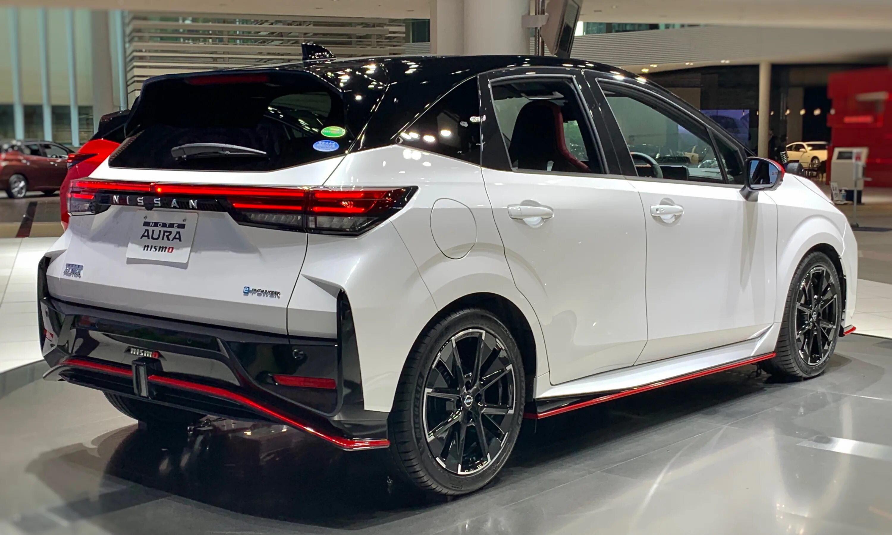 Ниссан ноут аура нисмо фото ไ ฟ ล:Nissan Note Aura NISMO (FE13), 2021, right rear.jpg - ว ก พ เ ด ย