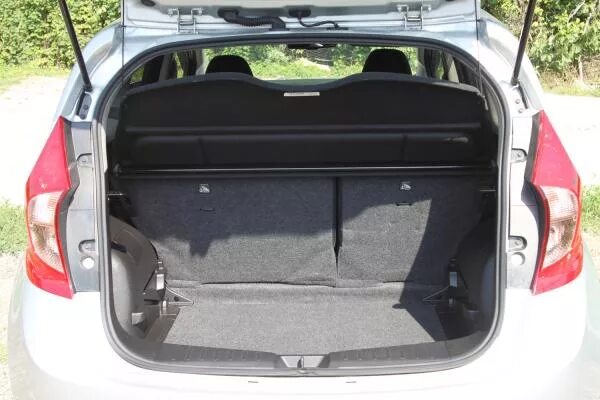 Ниссан ноут багажник фото Nissan Note Автомобили из Японии - tonari-japan.ru