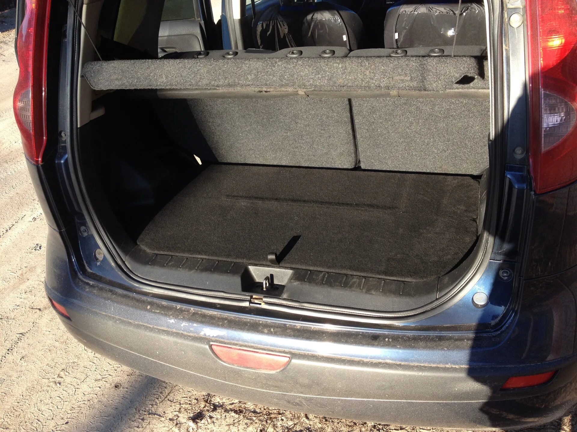 Ниссан ноут багажник фото Полка в багажник. - Nissan Note (1G), 1,6 л, 2006 года просто так DRIVE2