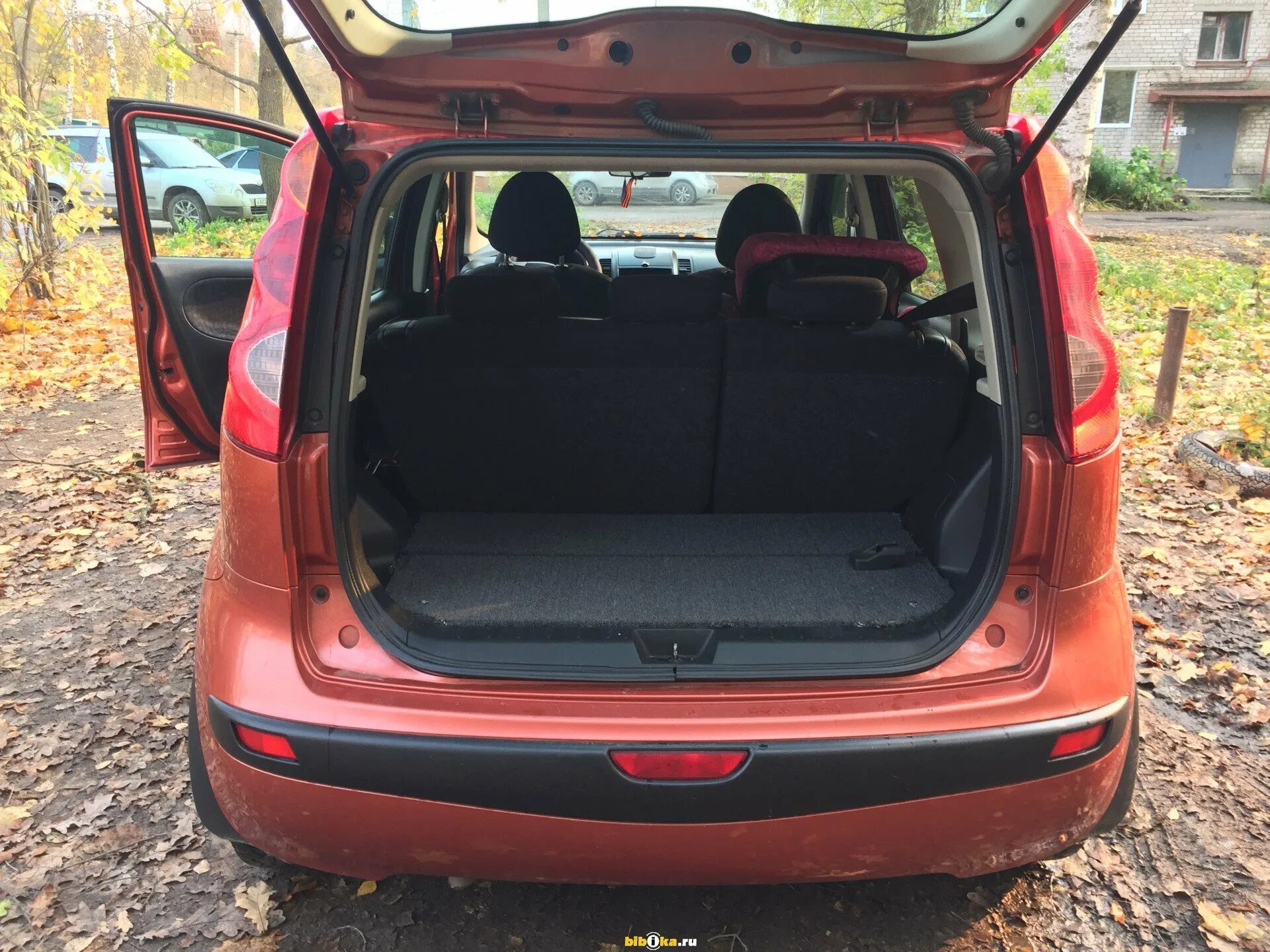 Ниссан ноут багажник фото Полка багажника Nissan Note E12 (много фото) - mebelquick.ru