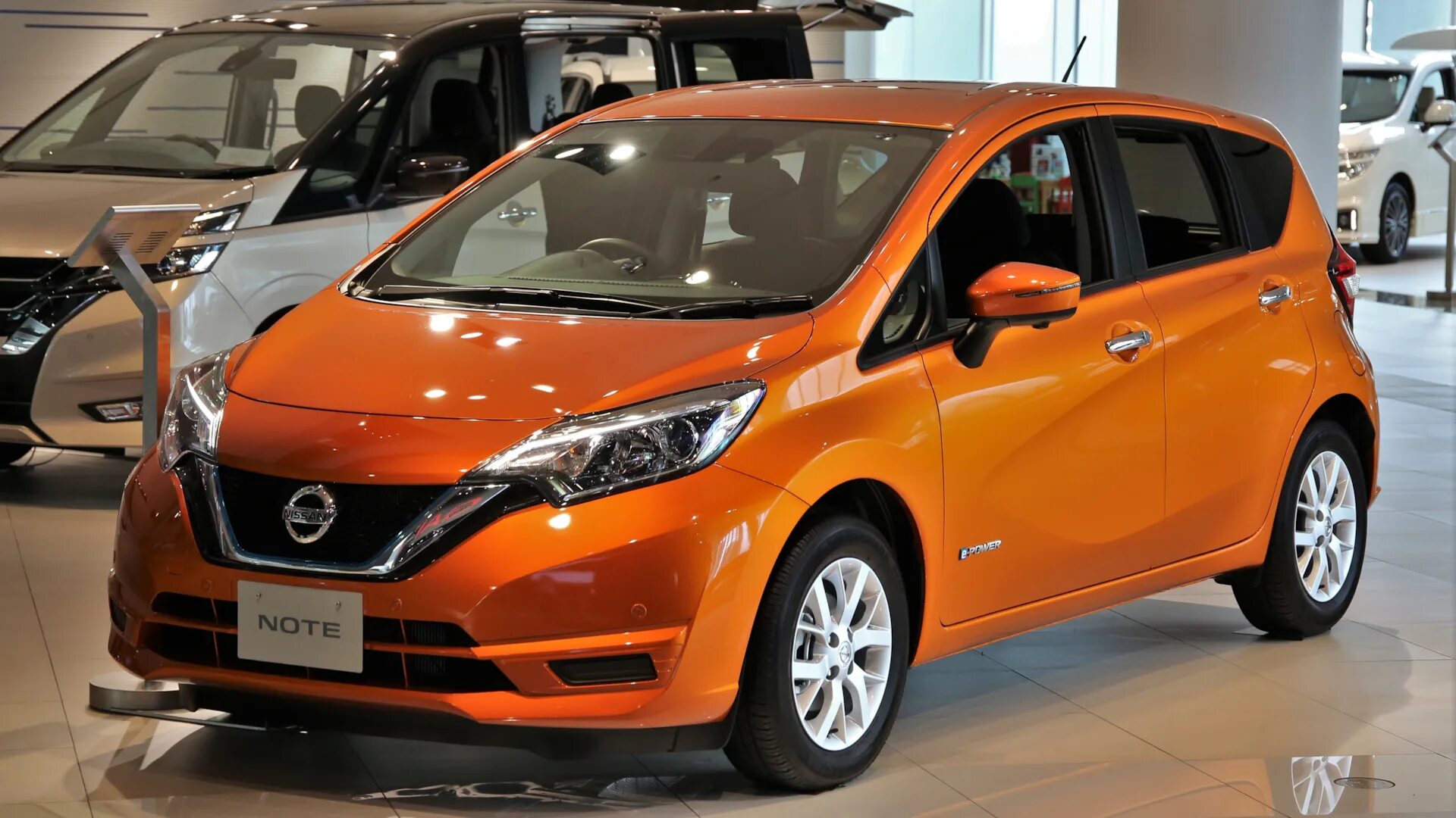 Ниссан ноут е пауэр фото Nissan Note e-Power 1.2 гибридный 2017 на DRIVE2
