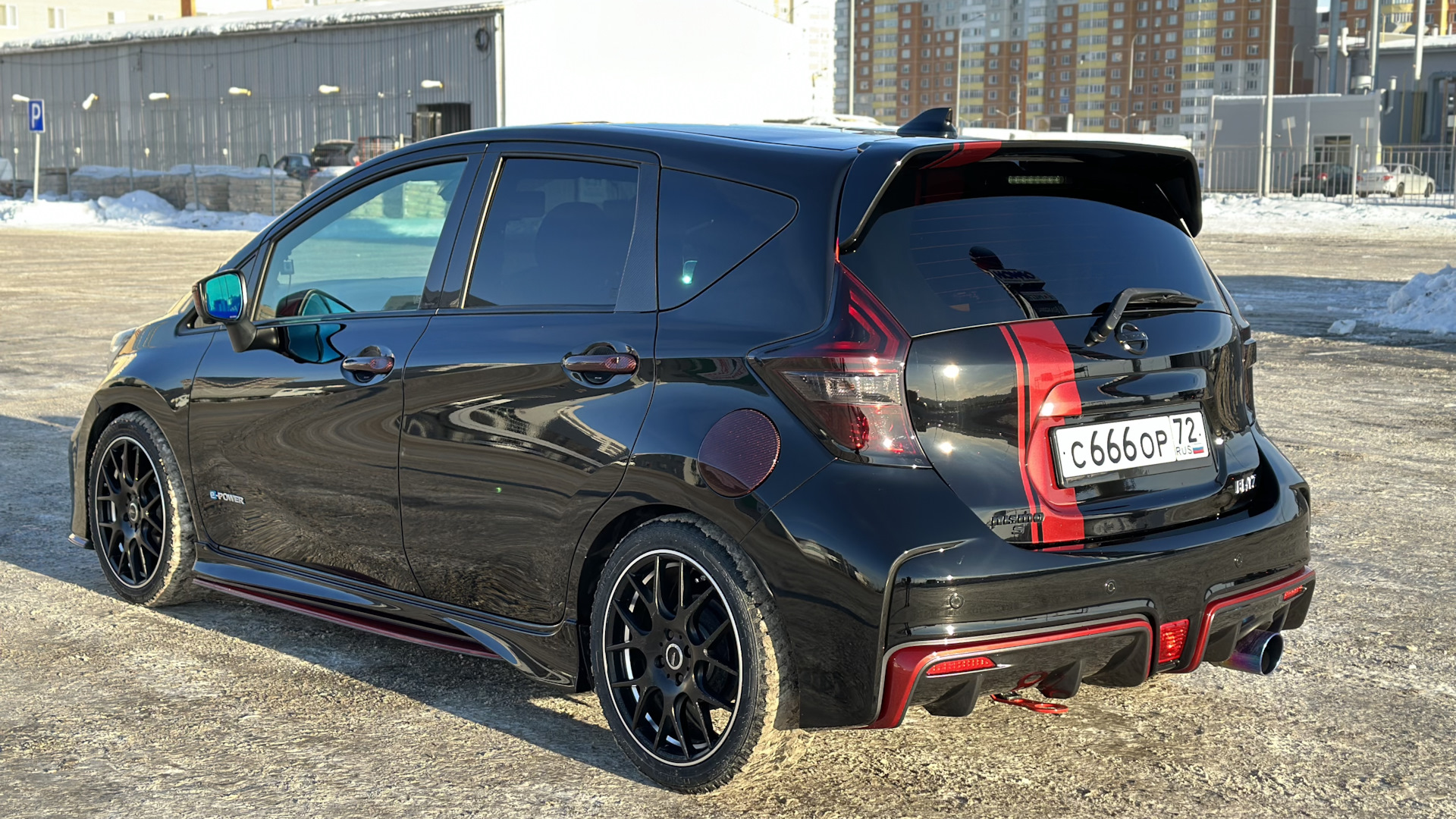 Ниссан ноут е пауэр тюнинг Nissan Note e-Power 1.2 гибридный 2019 BLϟTZ NISMO S на DRIVE2