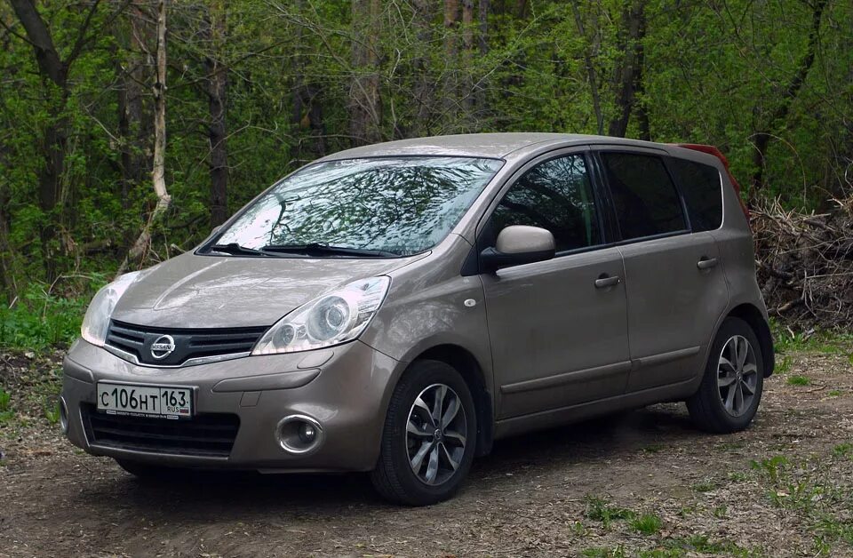 Ниссан ноут е11 фото Сетка в бампер - Nissan Note (1G), 1,4 л, 2012 года аксессуары DRIVE2