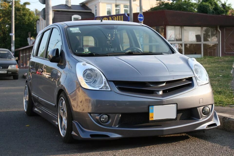 Ниссан ноут е11 фото Обвес Impul, колеса SSR и руль MOMO - Nissan Note (1G), 1,6 л, 2007 года продажа