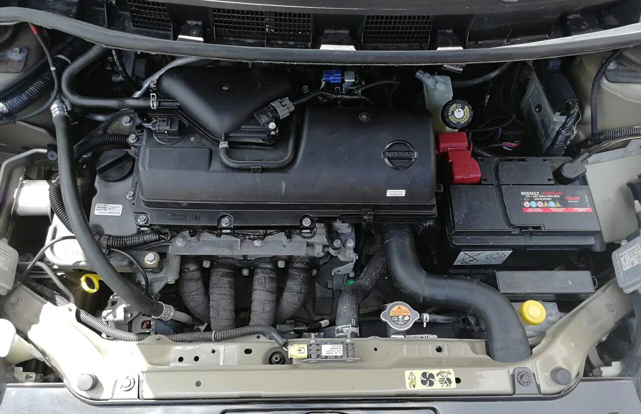 Ниссан ноут фото под капотом ТО. Свечи, масло МКПП - Nissan Note (1G), 1,4 л, 2012 года плановое ТО DRIVE2