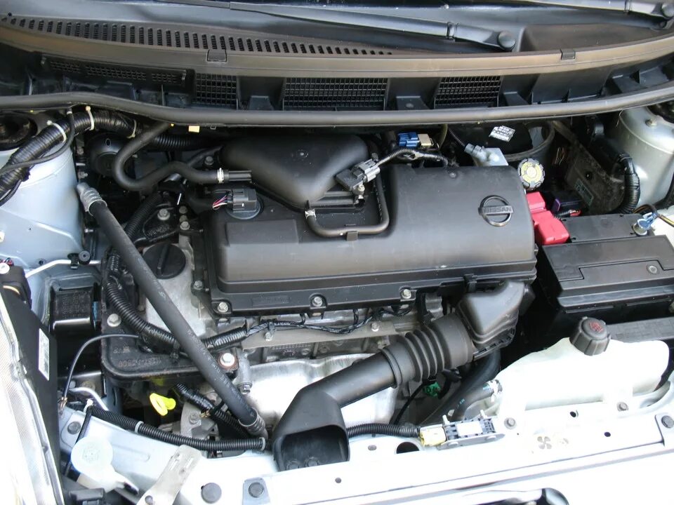 Ниссан ноут фото под капотом Наконец то я помыл двигатель . - Nissan Note (1G), 1,3 л, 2007 года мойка DRIVE2