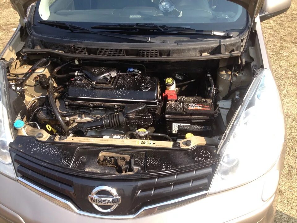 Ниссан ноут фото под капотом Подготовка к лету. Ч.2. - Nissan Note (1G), 1,4 л, 2011 года своими руками DRIVE