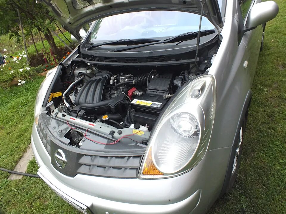 Ниссан ноут фото под капотом Химчистка салона и мойка двигателя - Nissan Note (1G), 1,5 л, 2006 года мойка DR