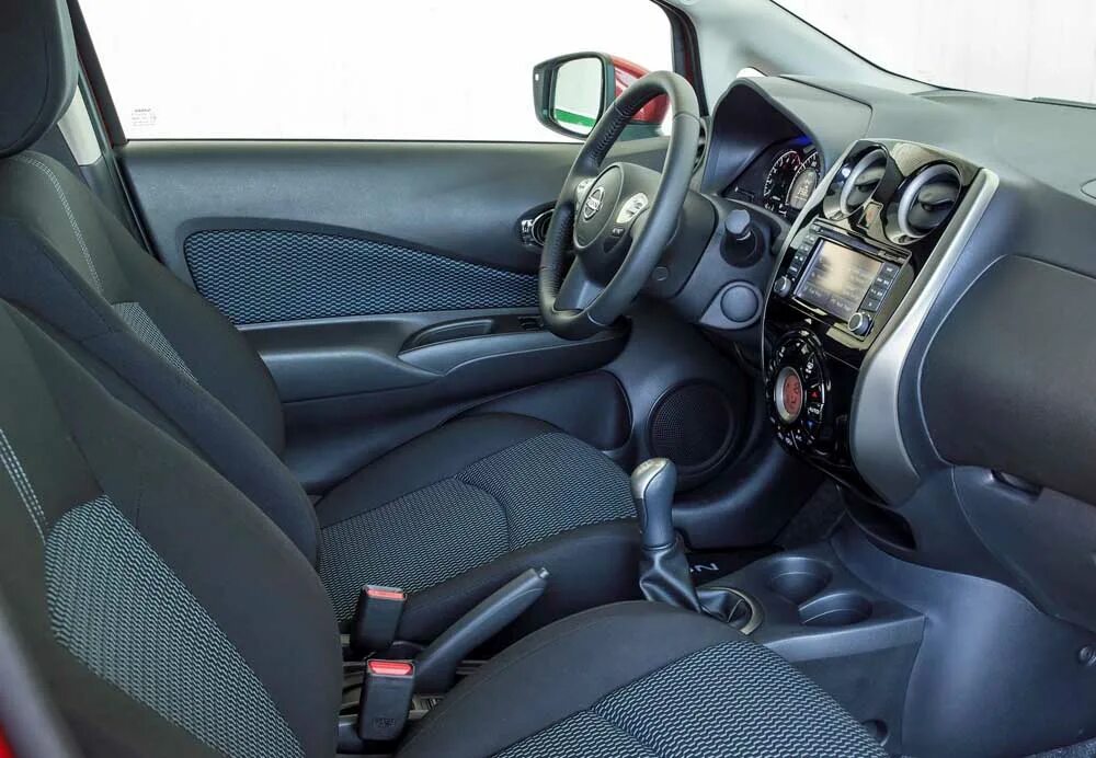 Ниссан ноут фото внутри Nissan Note 1.2 test drive caroto.gr