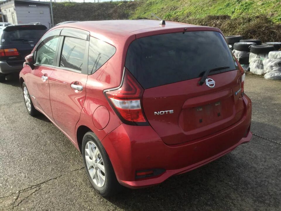 Ниссан ноут гибрид фото 2. Фото отчет с порта Японии - Nissan Note e-Power, 1,2 л, 2016 года фотография 