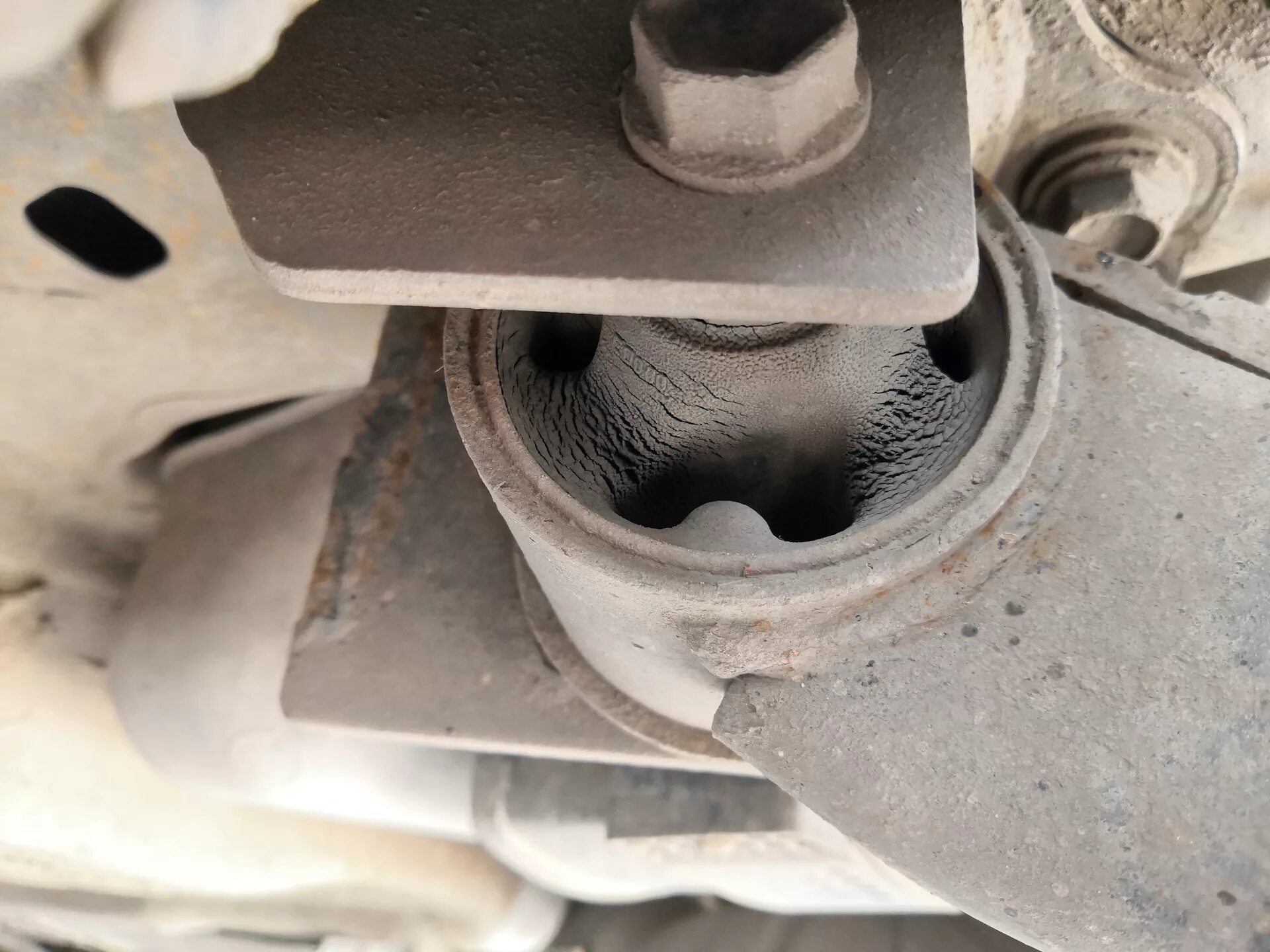 Ниссан ноут как заменить сайлентблоки задней балки Замена сайлентблоков задней балки. - Nissan Tiida (1G), 1,6 л, 2010 года визит н