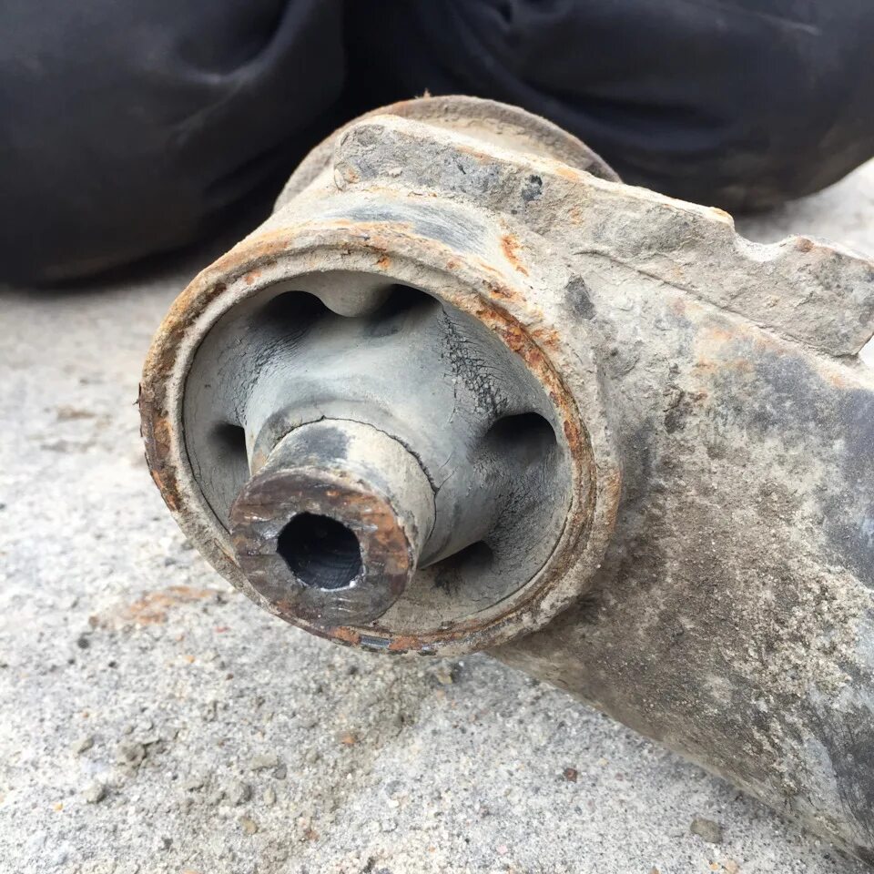 Ниссан ноут как заменить сайлентблоки задней балки ⇒ Замена сайлентблоков балки - Nissan Tiida (1G), 1,6 л, 2007 года своими руками