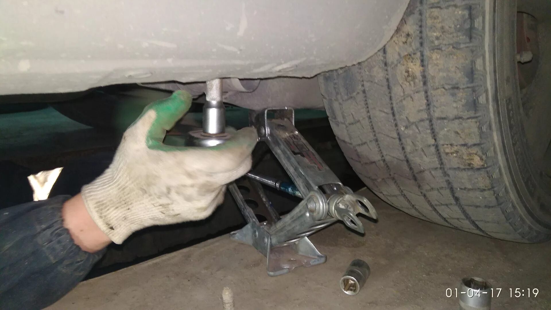 Ниссан ноут как заменить сайлентблоки задней балки Замена сайлентблоков задней балки - Nissan Note (1G), 1,6 л, 2007 года своими ру