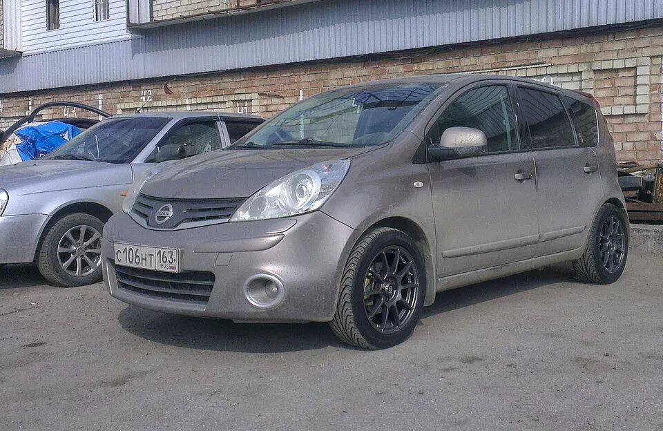 Ниссан ноут на 16 дисках фото Летний комплект на машине - Nissan Note (1G), 1,4 л, 2012 года колёсные диски DR