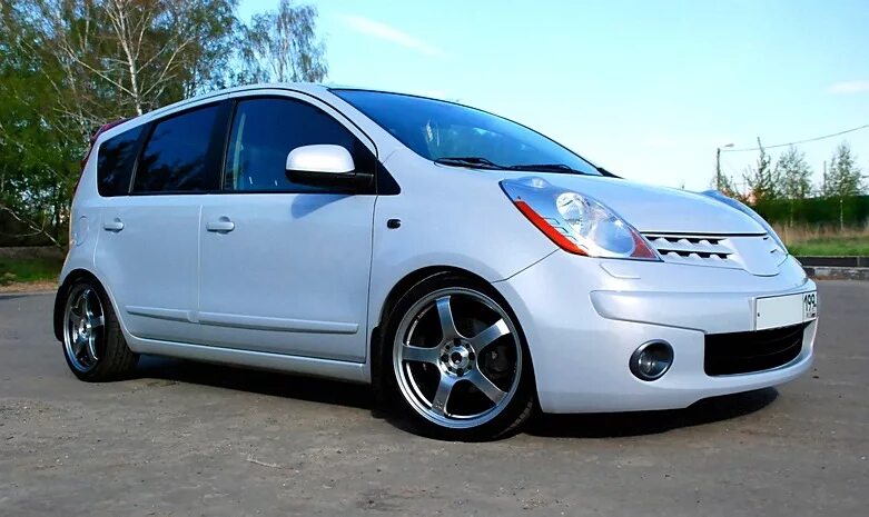 Ниссан ноут на 16 дисках фото Винты RUSH - Nissan Note (1G), 1,6 л, 2008 года тюнинг DRIVE2