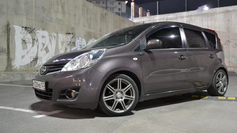 Ниссан ноут на 16 дисках фото Nissan Note (1G) 1.5 бензиновый 2008 на DRIVE2