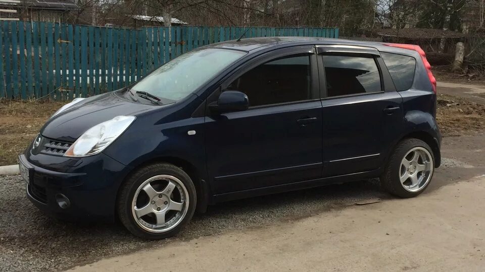 Ниссан ноут на 16 дисках фото Nissan Note (1G) 1.6 бензиновый 2007 Nissan Note 1,6 ELEGANS на DRIVE2