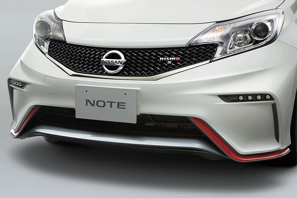 Ниссан ноут нисмо фото Nissan рассекретил Note Nismo :: Autonews
